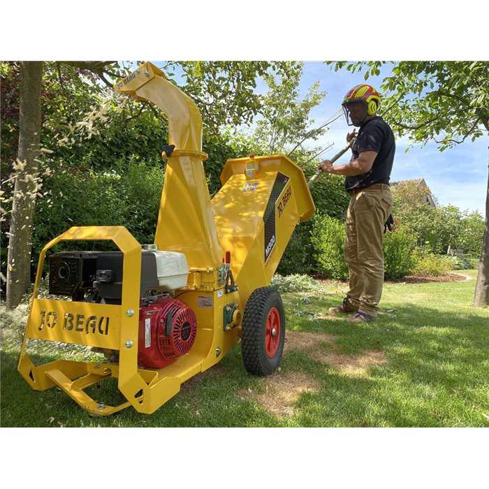 Jo Beau - Broyeur M300 - broyeur de branche de très haute qualité - de 80 mm à 100 mm diamètre de branche - Moteur professionnel Honda GXV390 - Jo Beau - Broyeur M300 - broyeur de branche de très haute qualité - de 80 mm à 100 mm diamètre de branche - Moteur professionnel Honda GXV390 -