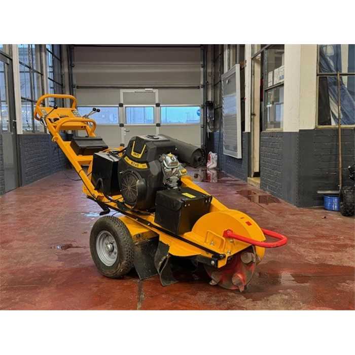 LOCATION - Déssoucheuse Laski F460E - caution 350 € LOCATION - Déssoucheuse Laski F460E - caution 350 €