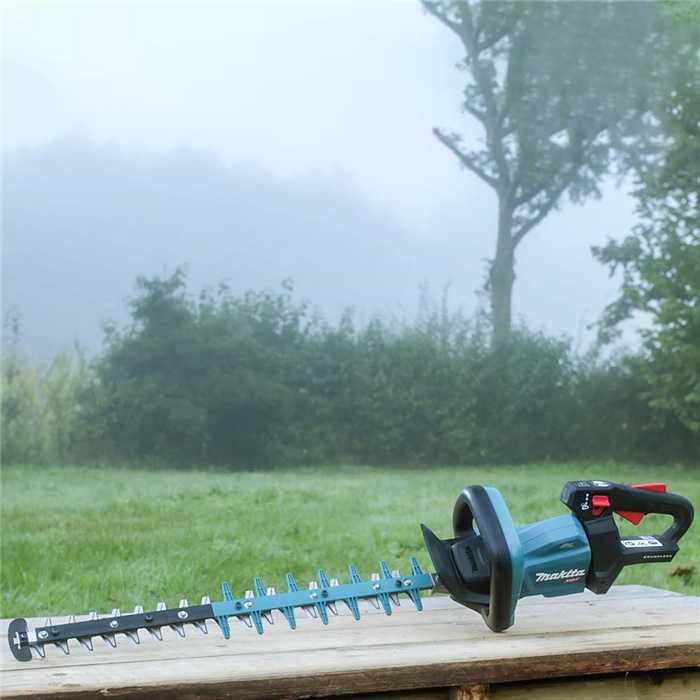 MAKITA Taille-haies UH004G XGT ( Sans batterie ni chargeur) MAKITA Taille-haies UH004G XGT ( Sans batterie ni chargeur)